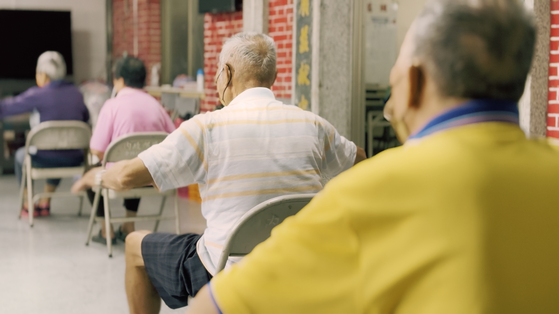 長者們正在參與社區的運動課程