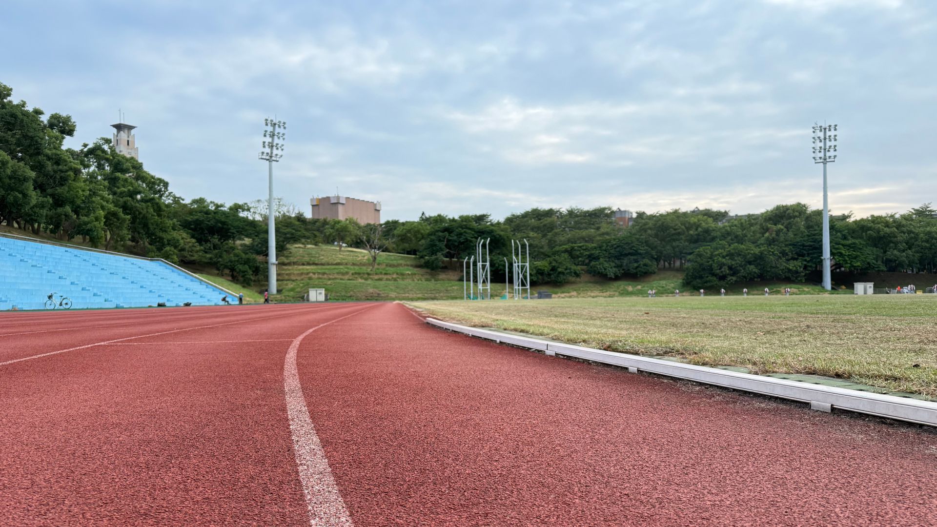 國立中正大學田徑場跑道