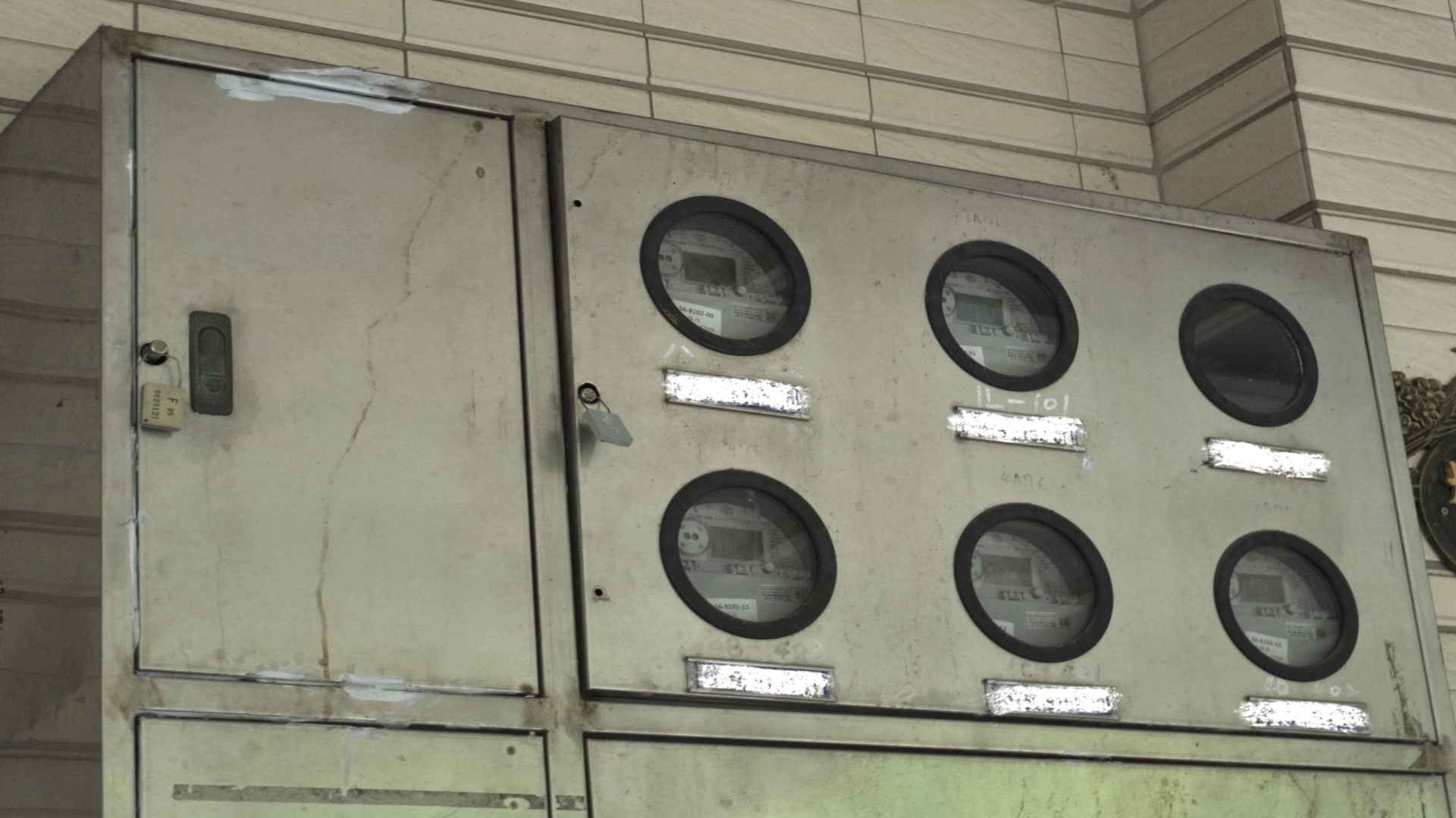 有標記房號的獨立電表