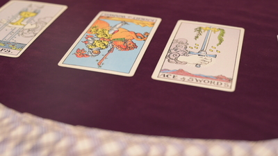 三張塔羅牌特寫